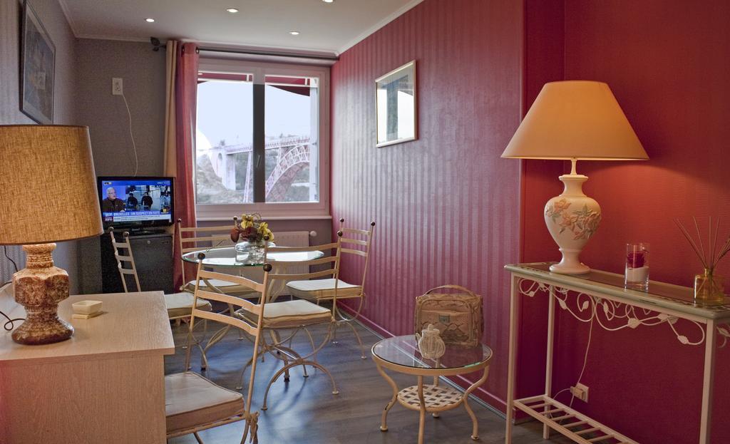 Logis Hotel Beau Site Loubaresse  Экстерьер фото